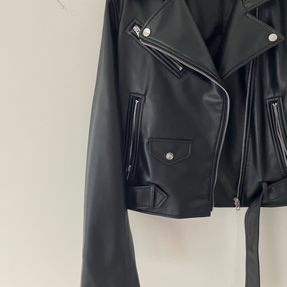 NWOT ZARA Faux LEATHER JACKET - L - Picture 2 of 5